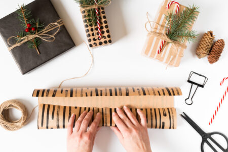 jak zapakować prezent pod choinkę